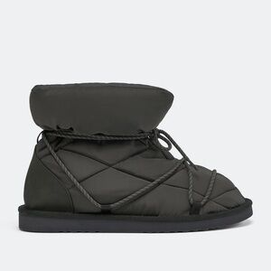 Fabletics || NWOT Cozy Lounge Slipper (Size: 8)